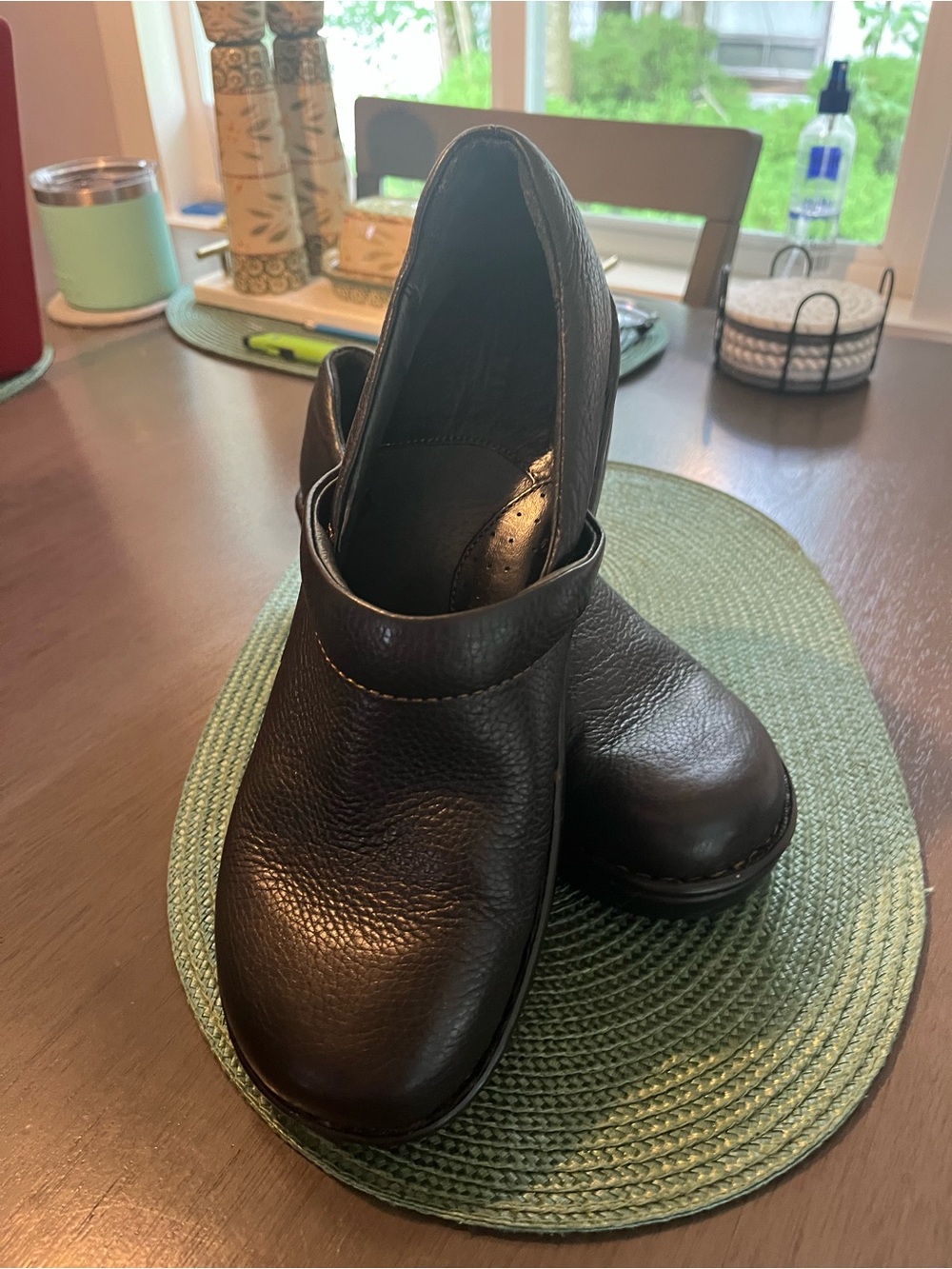 BORN Peggy Clogs Women's Black Pebbled Leather Slip on Size 11 M NWOB